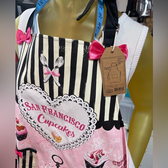 Brand new San Francisco cupcakes apron - Picture 2 of 3